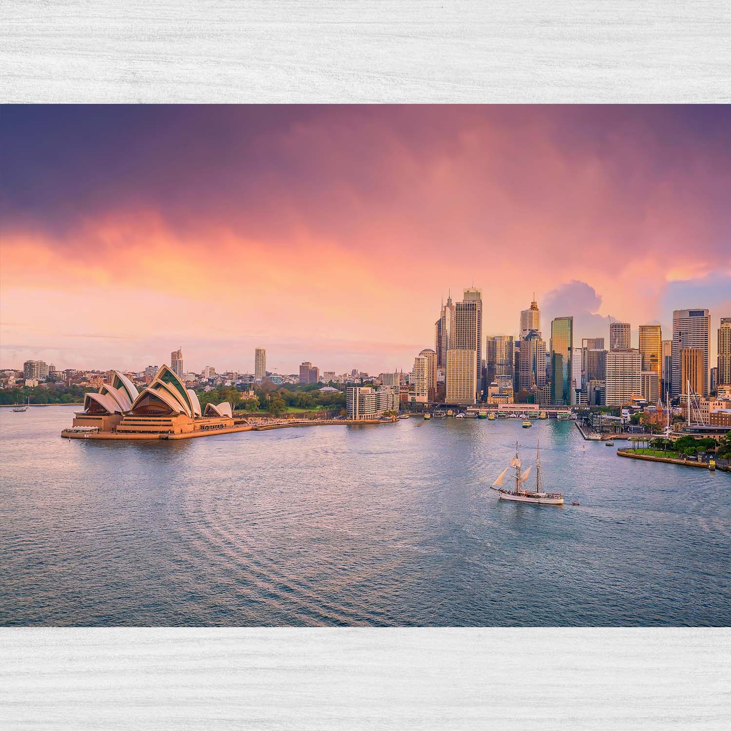 Panoráma centra Sydney v Austrálii pri západe slnka prev